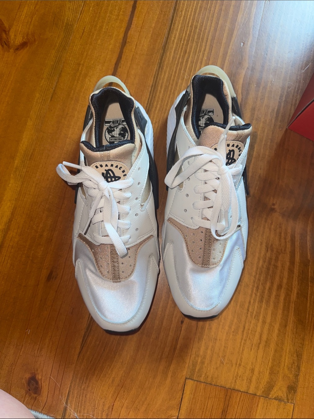 Nike Women’s White, Metallic Tan & Black Sneakers - Picture 5 of 6